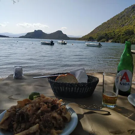Beautiful House By The Sea,loutraki Skaloma. * Loutráki