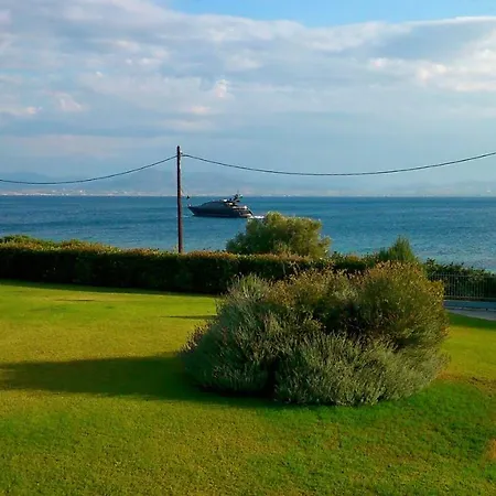Beautiful House By The Sea,loutraki Skaloma. Loutráki
