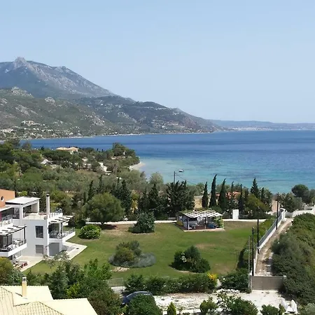Beautiful House By The Sea,loutraki Skaloma. Loutráki