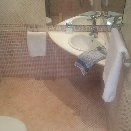 Beautiful House By The Sea,loutraki Skaloma.