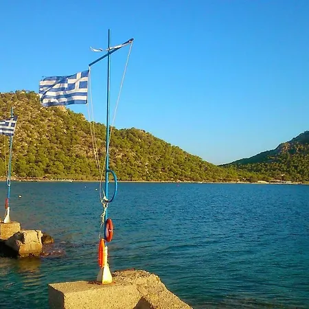 Сasa de vacaciones Beautiful House By The Sea,loutraki Skaloma. Loutráki