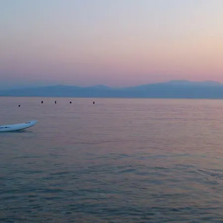 Beautiful House By The Sea,loutraki Skaloma. * Loutráki