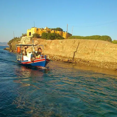 Beautiful House By The Sea,loutraki Skaloma. Сasa de vacaciones Loutráki