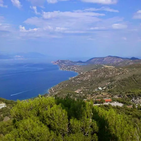 Beautiful House By The Sea,loutraki Skaloma. * Loutráki