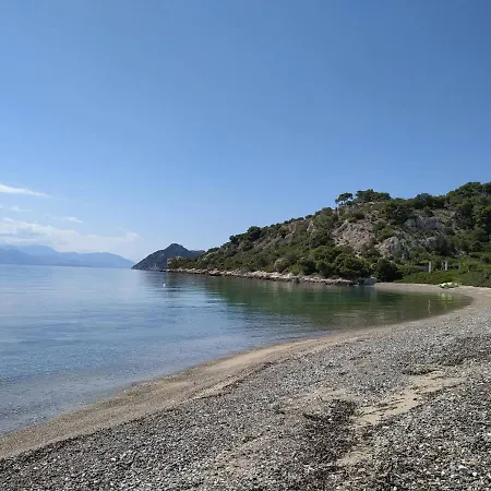 Beautiful House By The Sea,loutraki Skaloma. Loutráki