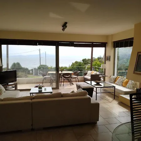 Ferienhaus Beautiful House By The Sea,loutraki Skaloma. Loutráki