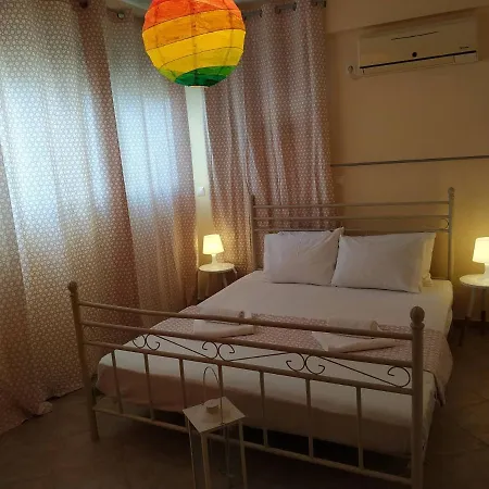 Beautiful House By The Sea,loutraki Skaloma. *