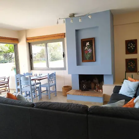 Beautiful House By The Sea,loutraki Skaloma. Loutráki