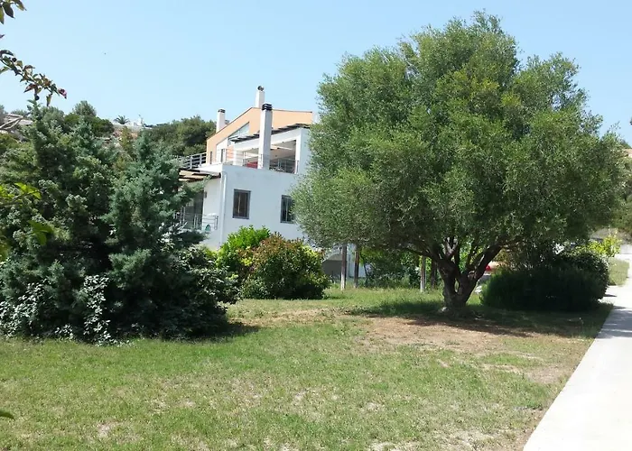 Beautiful House By The Sea,loutraki Skaloma. Hébergement de vacances Loutráki