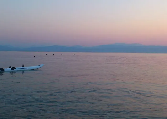 Beautiful House By The Sea,loutraki Skaloma. * Lutráki