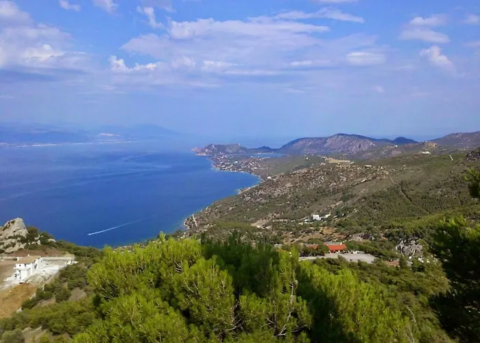 Beautiful House By The Sea,loutraki Skaloma. * Lutráki