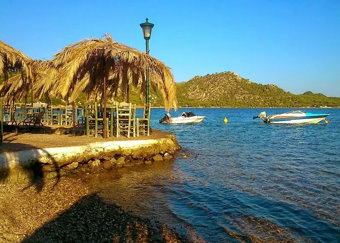 Nyaraló Beautiful House By The Sea,loutraki Skaloma. Lutráki