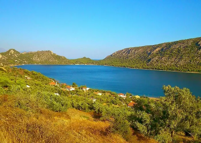 Beautiful House By The Sea,loutraki Skaloma. Nyaraló Lutráki