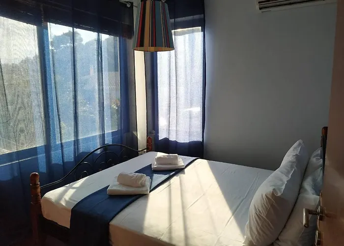 Beautiful House By The Sea,loutraki Skaloma.