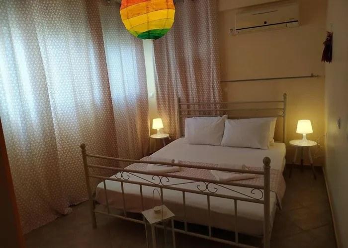 Beautiful House By The Sea,loutraki Skaloma. *